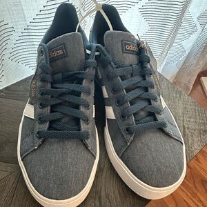 adidas Men's Dark Blue & Gray Low-Top Sneakers with White Stripe